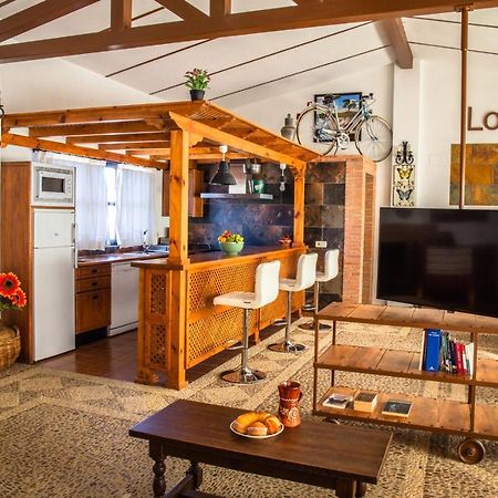 Apartamento Loft La Encina Torrejon el Rubio Bagian luar foto