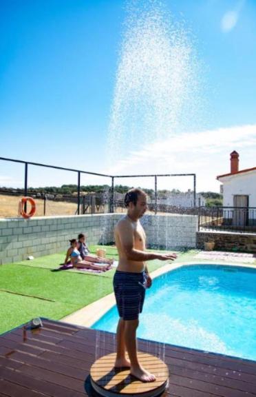 Apartamento Loft La Encina Torrejon el Rubio Bagian luar foto